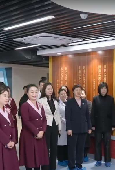 佳木斯女企走進市中心醫(yī)院